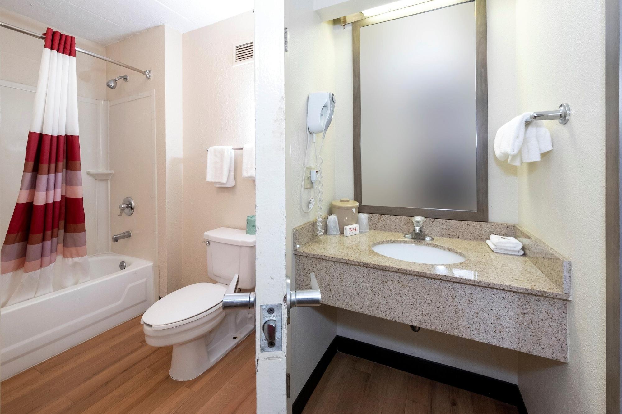 Red Roof Inn Tinton Falls-Jersey Shore Dış mekan fotoğraf