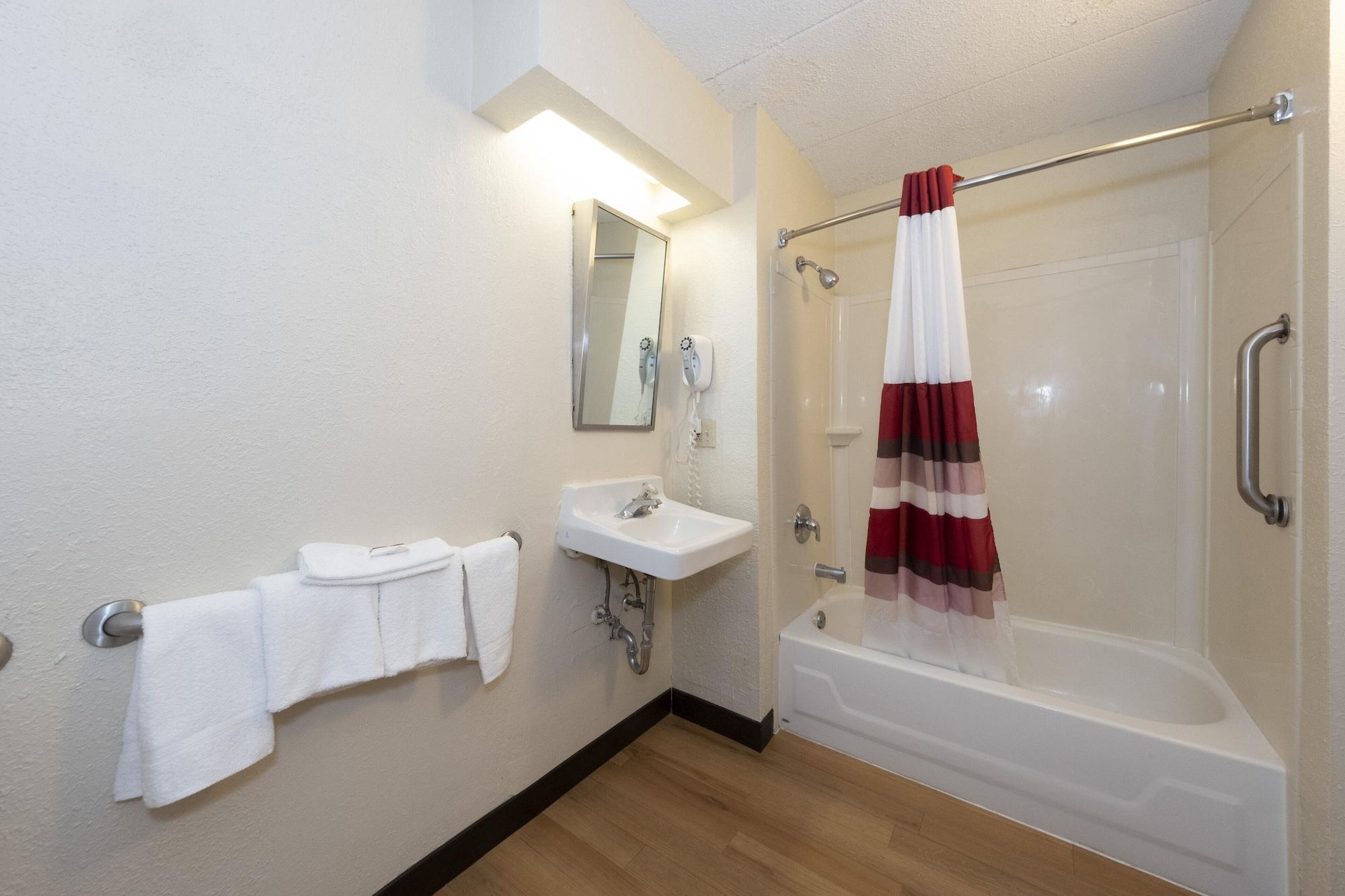 Red Roof Inn Tinton Falls-Jersey Shore Dış mekan fotoğraf