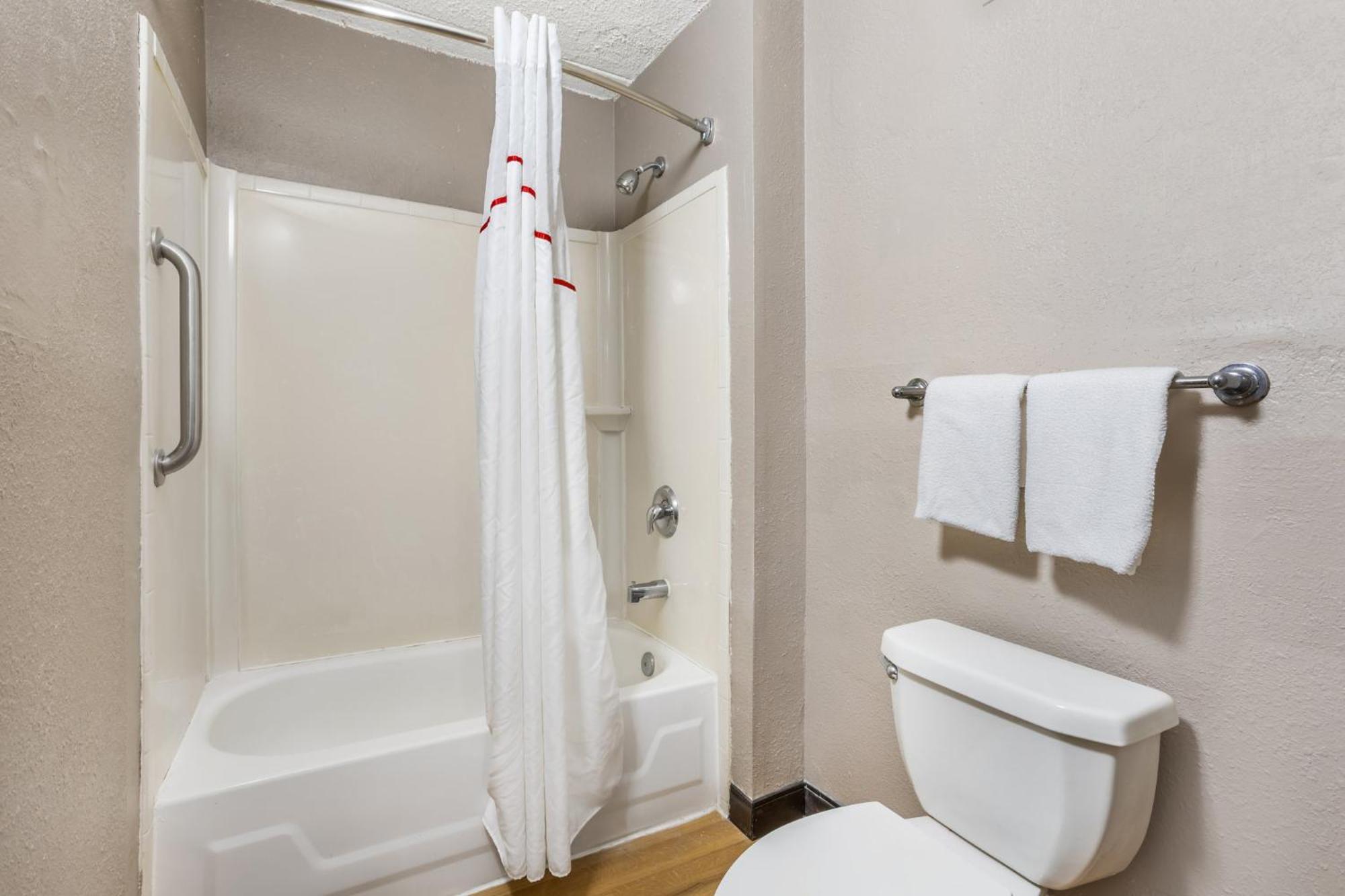 Red Roof Inn Tinton Falls-Jersey Shore Dış mekan fotoğraf