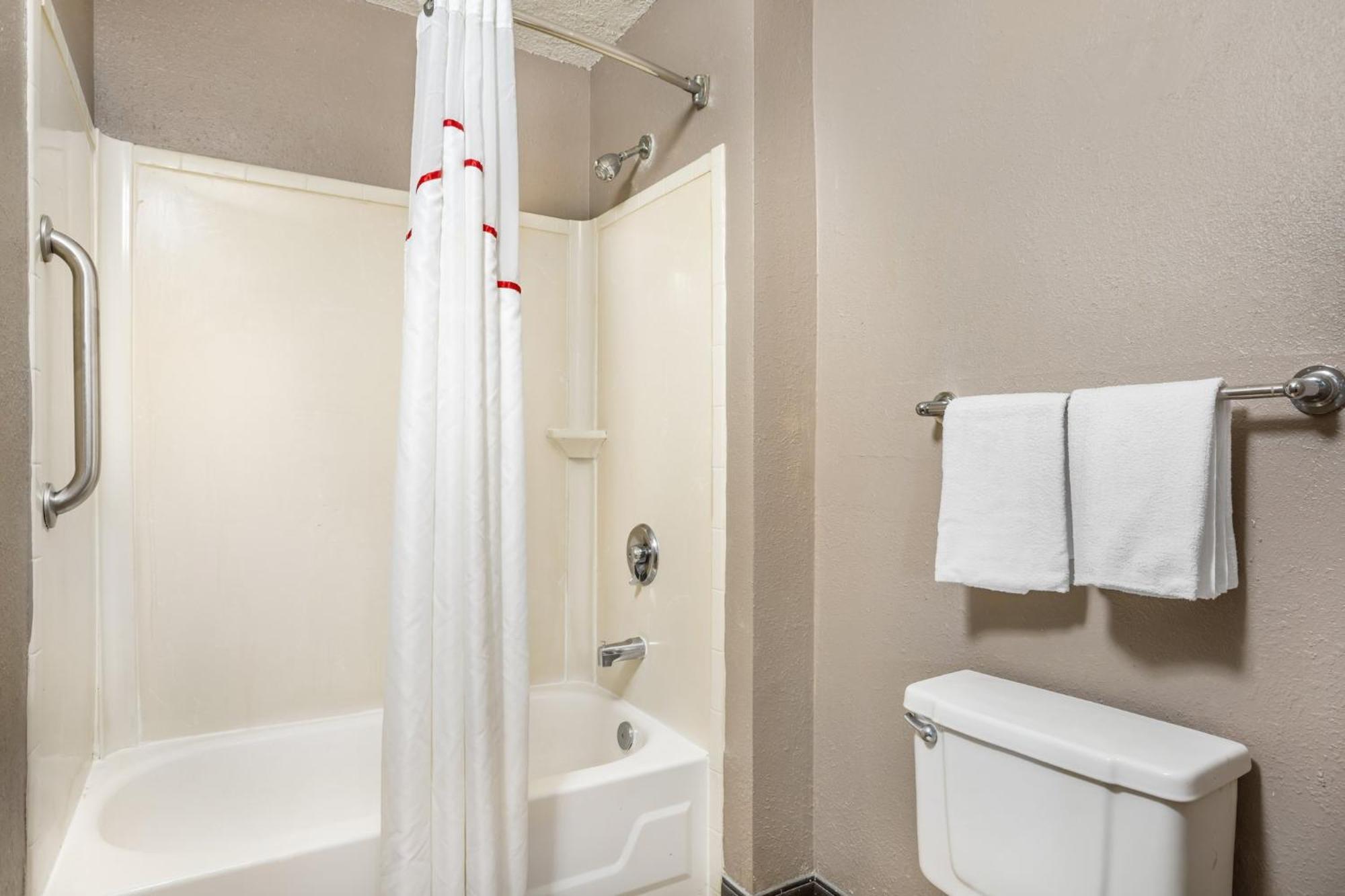 Red Roof Inn Tinton Falls-Jersey Shore Dış mekan fotoğraf